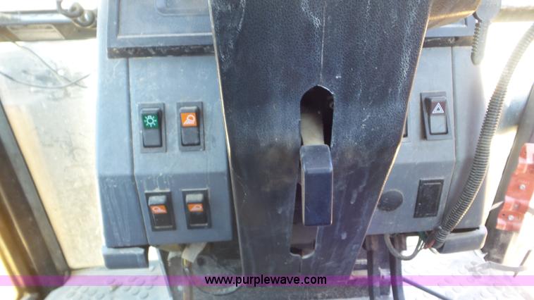 image for item K5246 1996 New Holland 7740 tractor