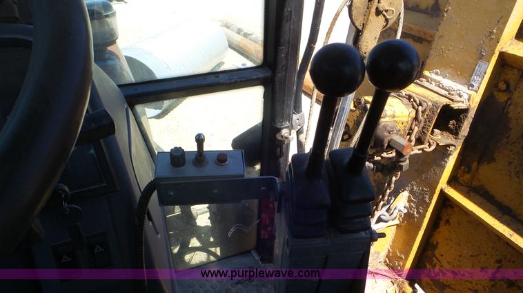 image for item K5246 1996 New Holland 7740 tractor