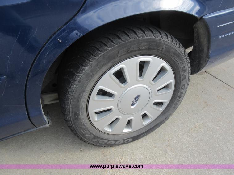 image for item K7536 2011 Ford Crown Victoria Police Interceptor