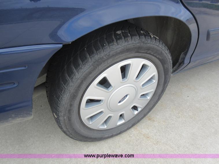 image for item K7536 2011 Ford Crown Victoria Police Interceptor