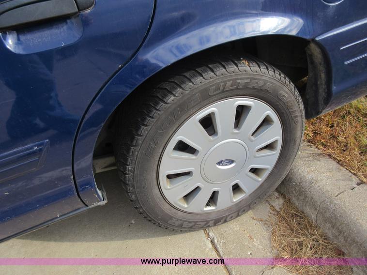 image for item K7537 2011 Ford Crown Victoria Police Interceptor