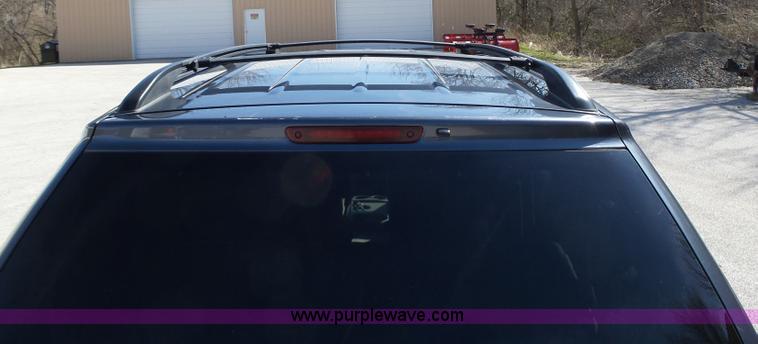 image for item L5650 2010 Toyota Sienna LE van