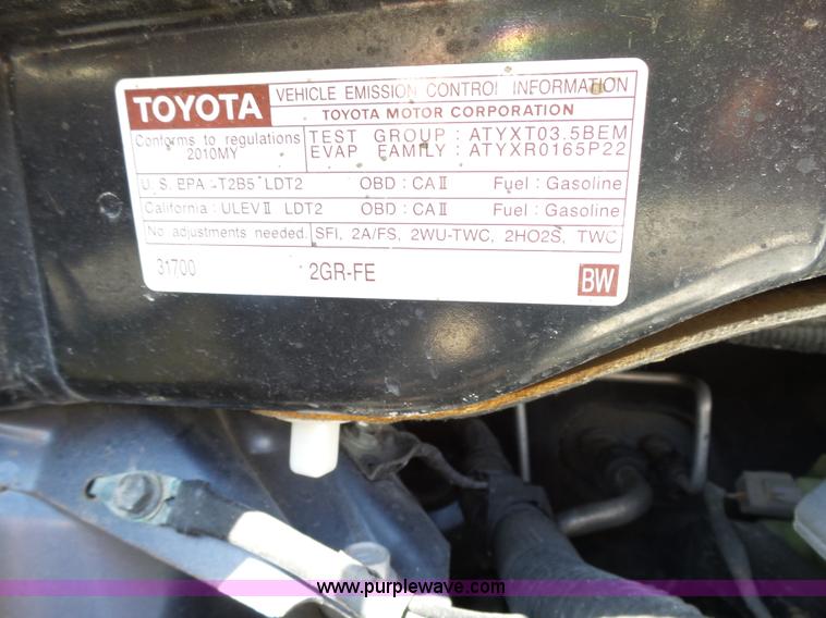 image for item L5650 2010 Toyota Sienna LE van