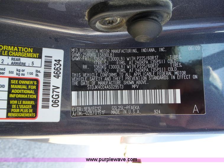 image for item L5650 2010 Toyota Sienna LE van