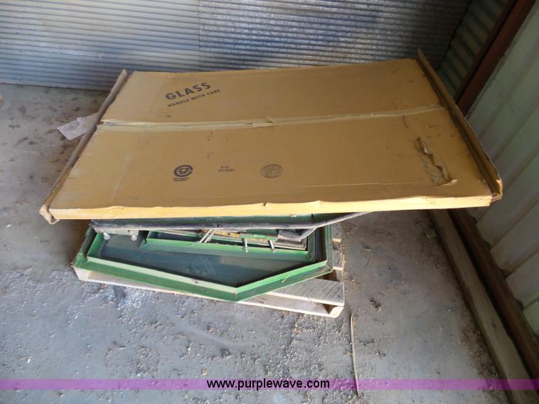 image for item L6170 John Deere 3020 tractor