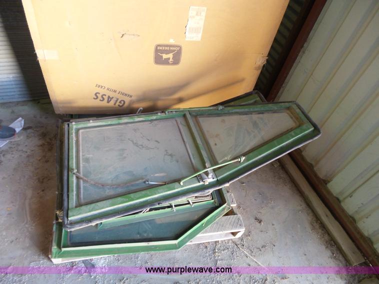 image for item L6170 John Deere 3020 tractor