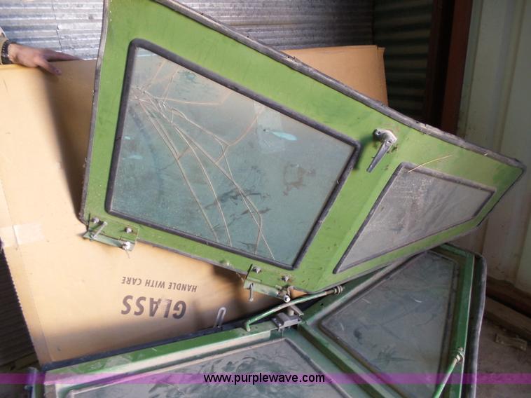 image for item L6170 John Deere 3020 tractor