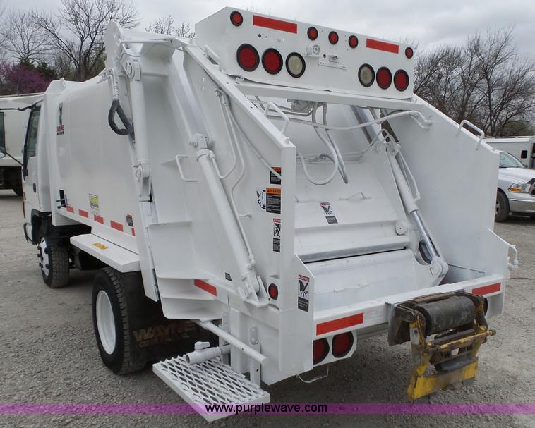 image for item L6296 2000 Isuzu W4500 refuse truck