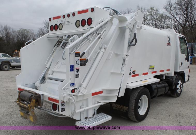 image for item L6296 2000 Isuzu W4500 refuse truck