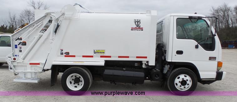 image for item L6296 2000 Isuzu W4500 refuse truck