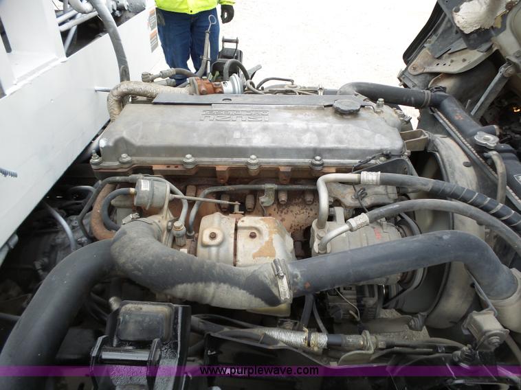 image for item L6296 2000 Isuzu W4500 refuse truck