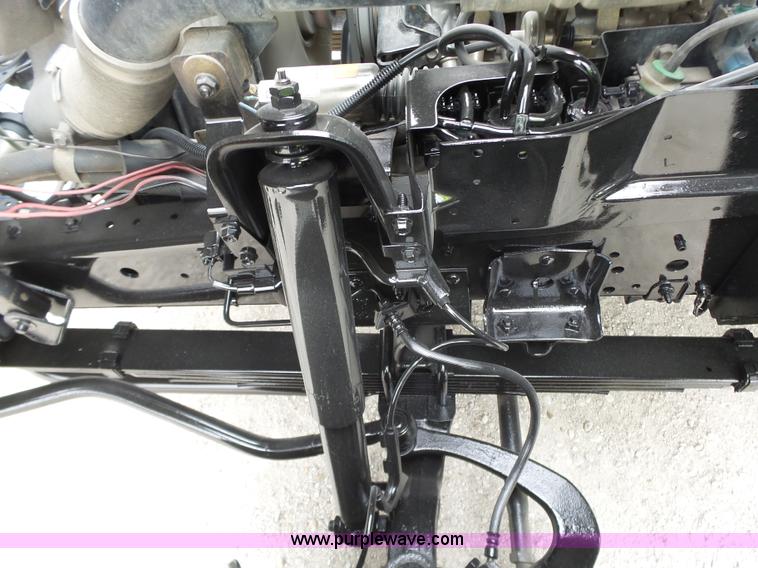 image for item L6296 2000 Isuzu W4500 refuse truck