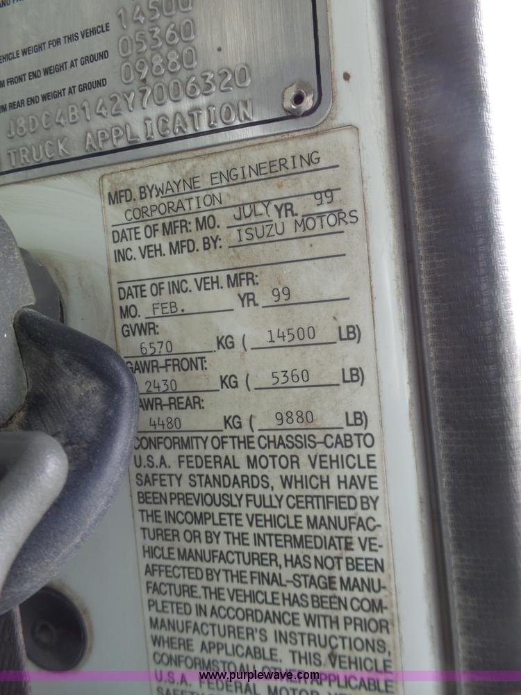 image for item L6296 2000 Isuzu W4500 refuse truck