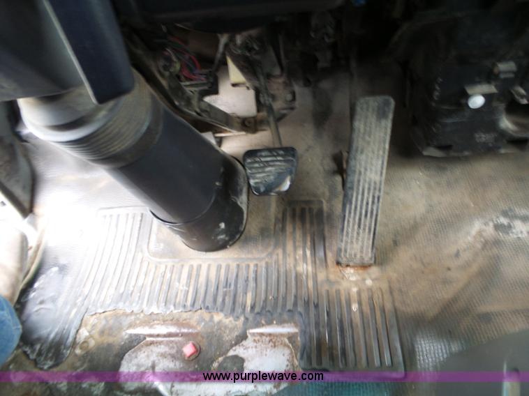 image for item L6296 2000 Isuzu W4500 refuse truck