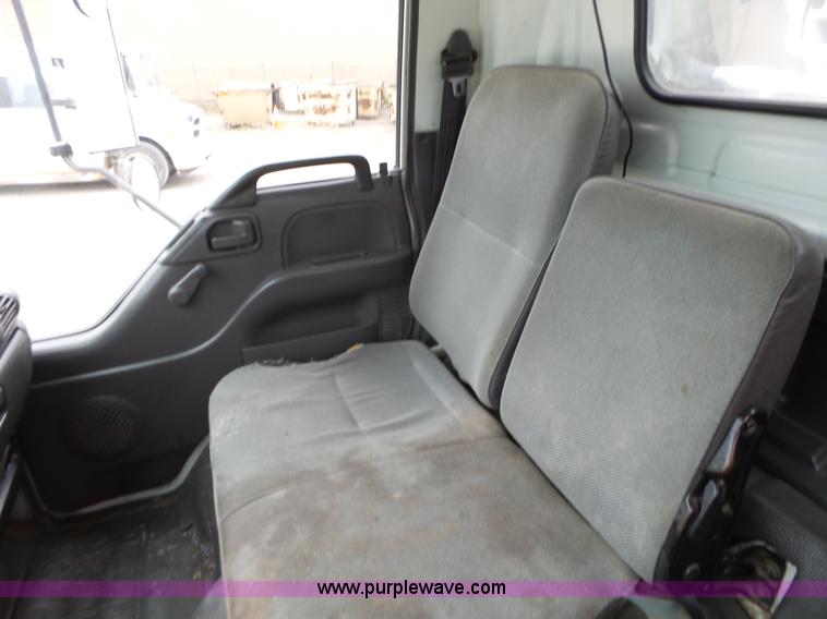 image for item L6296 2000 Isuzu W4500 refuse truck