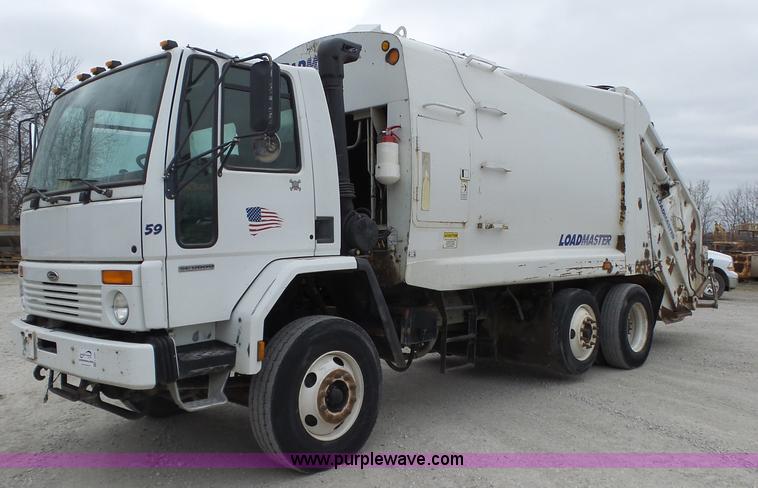 image for item L6297 2002 Sterling SC8000 refuse truck