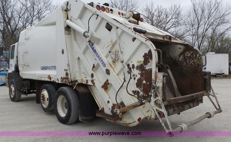 image for item L6297 2002 Sterling SC8000 refuse truck
