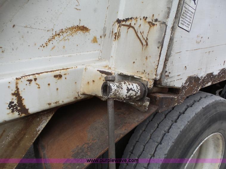 image for item L6297 2002 Sterling SC8000 refuse truck