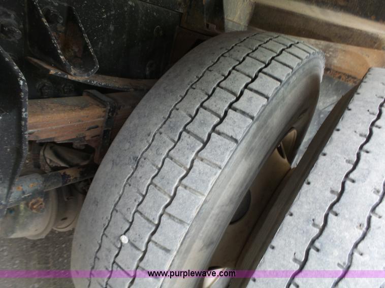 image for item L6297 2002 Sterling SC8000 refuse truck