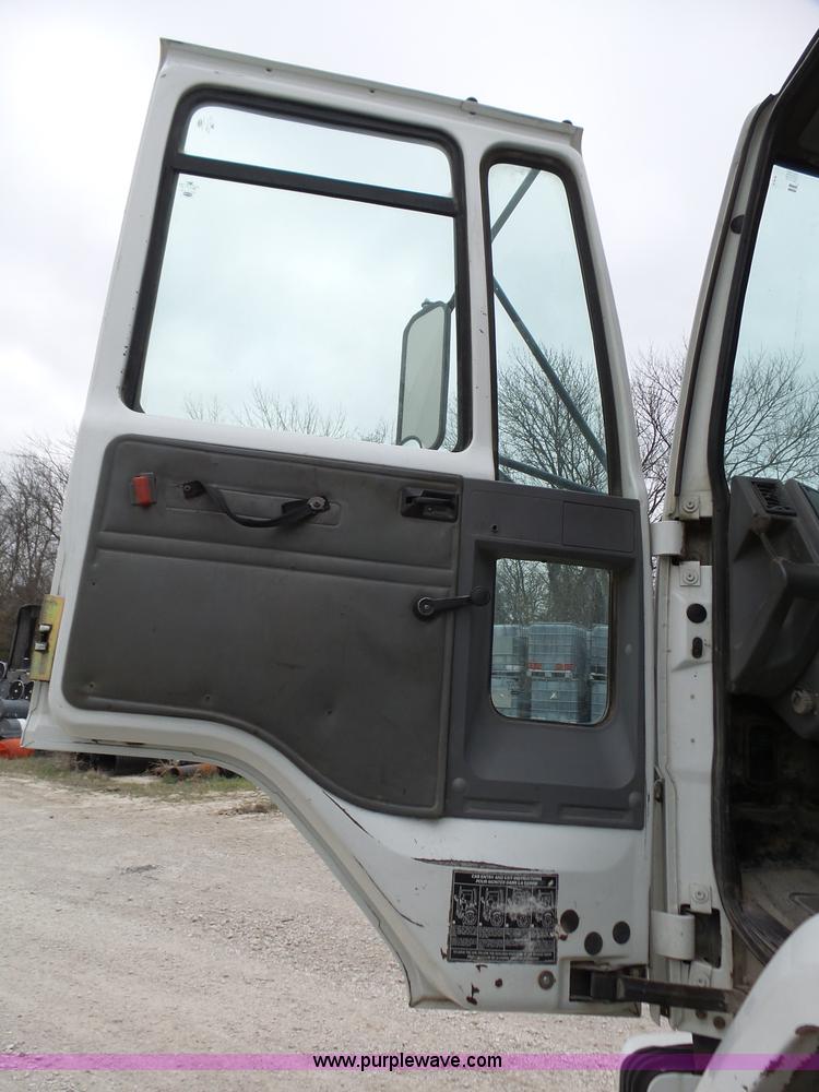 image for item L6297 2002 Sterling SC8000 refuse truck