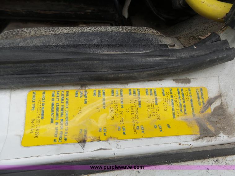 image for item L6297 2002 Sterling SC8000 refuse truck