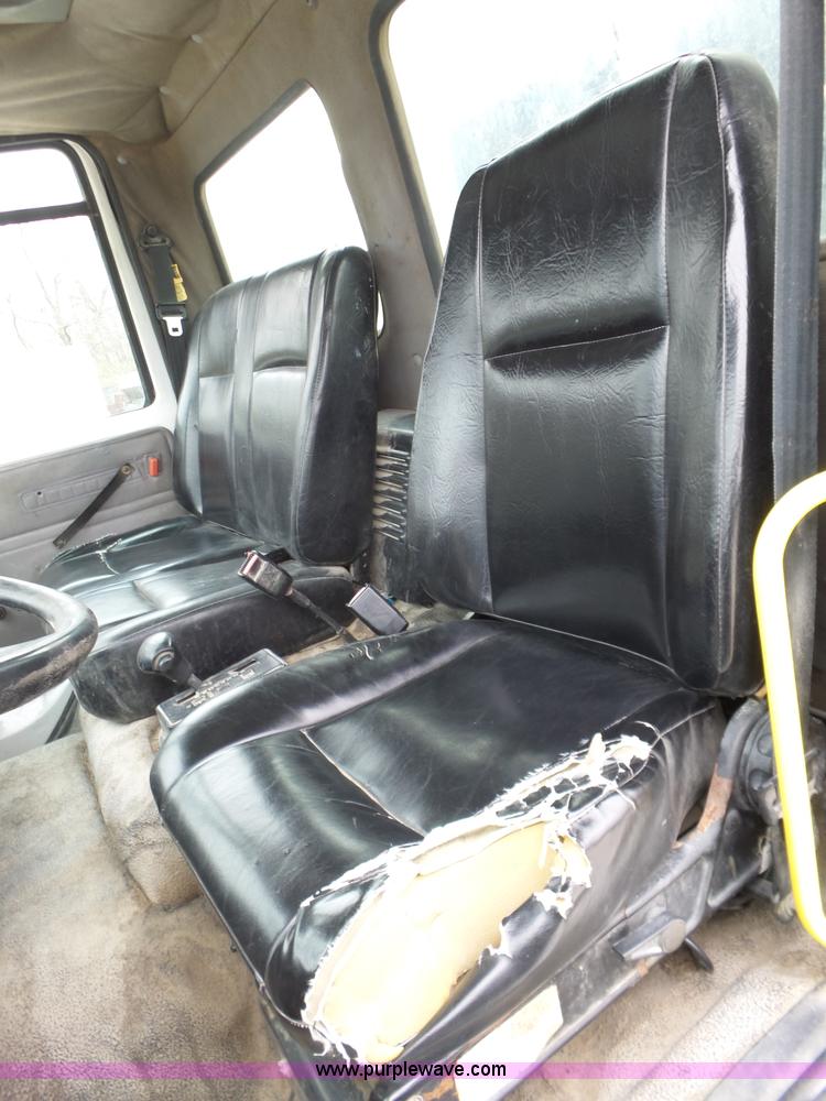 image for item L6297 2002 Sterling SC8000 refuse truck