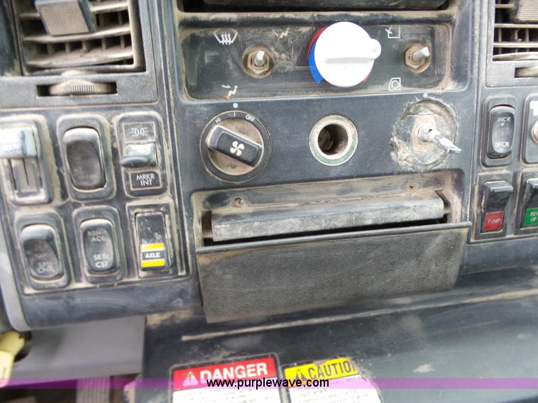 image for item L6297 2002 Sterling SC8000 refuse truck