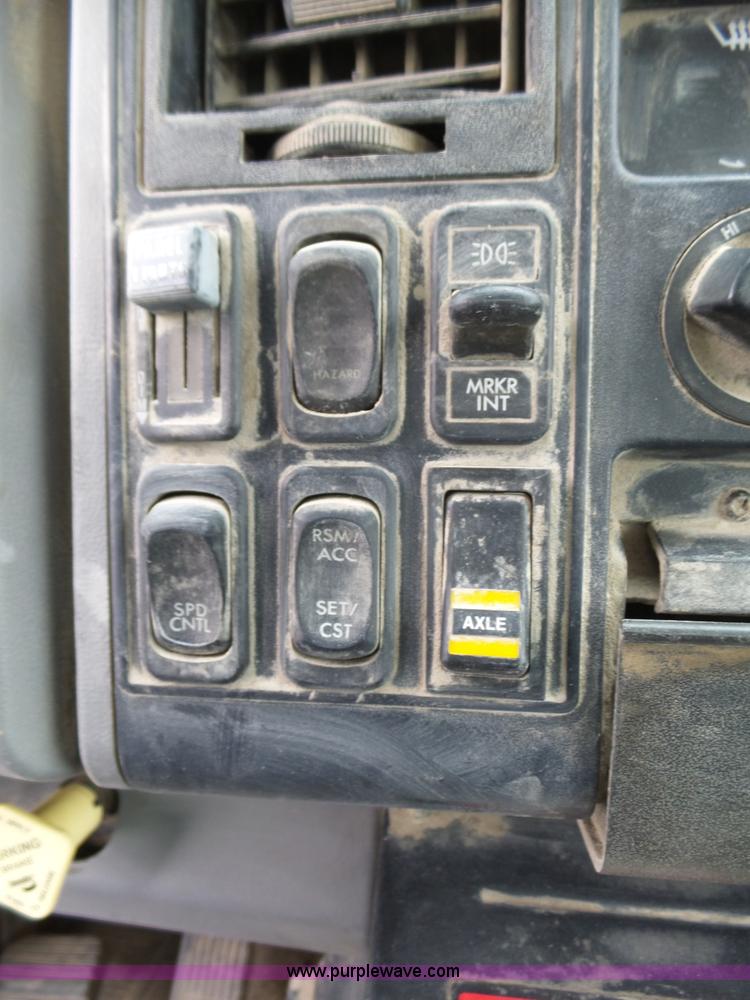 image for item L6297 2002 Sterling SC8000 refuse truck