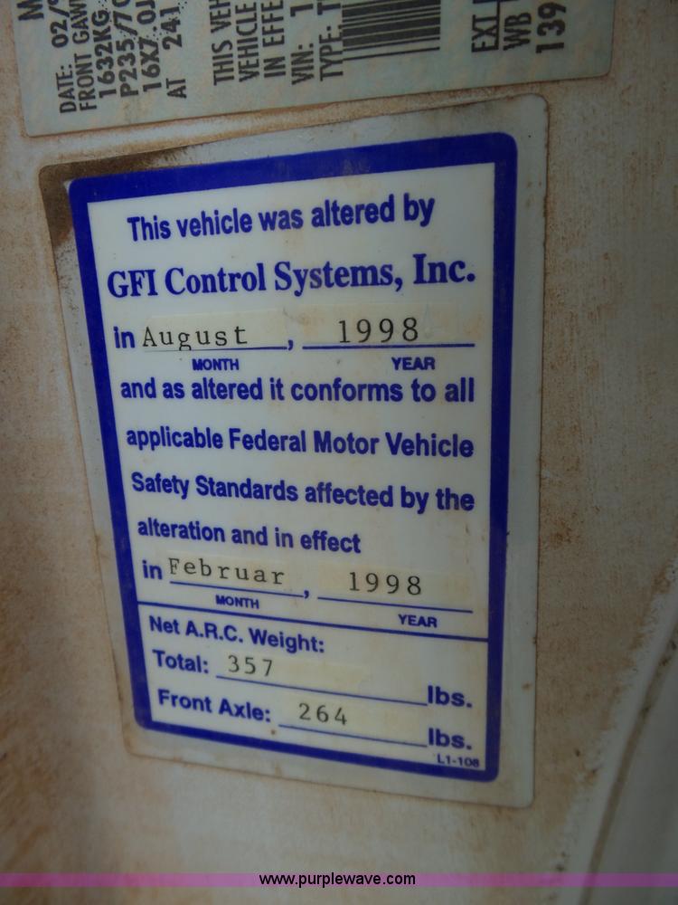 image for item L6834 1998 Ford F150 pickup truck