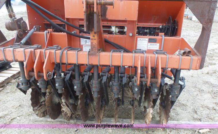 image for item L7201 AGCO seed drill