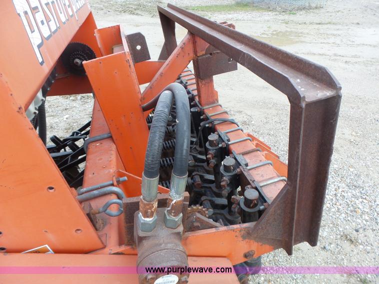 image for item L7201 AGCO seed drill