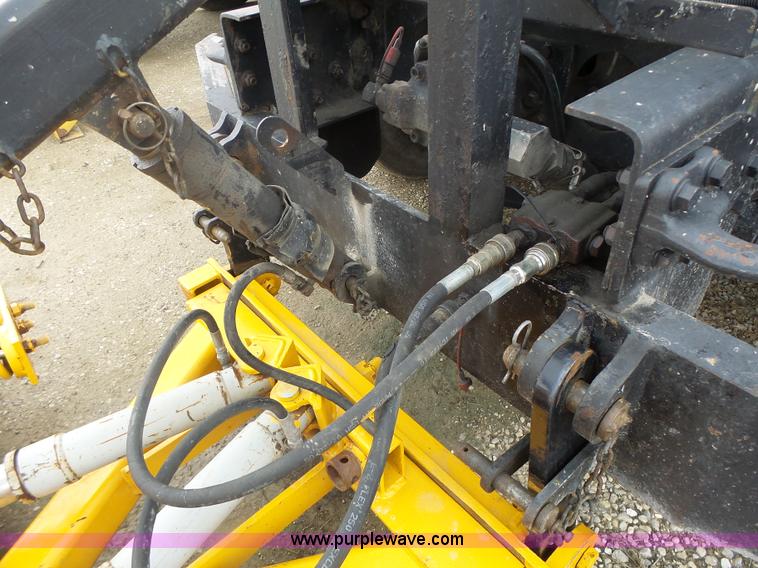 image for item L7206 2004 International 7400 dump truck