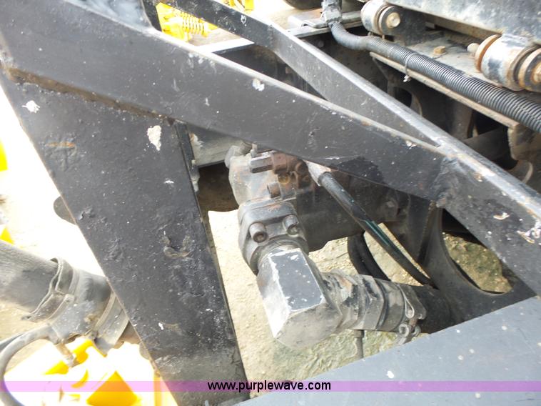 image for item L7206 2004 International 7400 dump truck