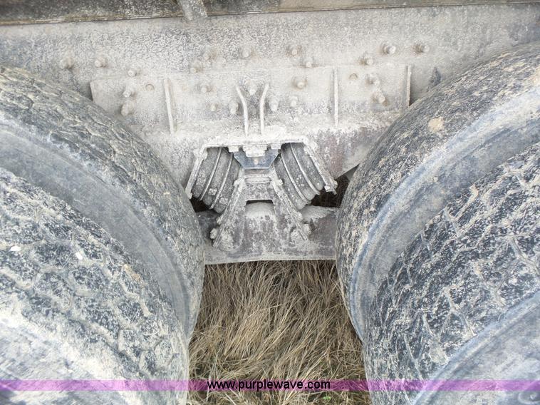 image for item L7206 2004 International 7400 dump truck