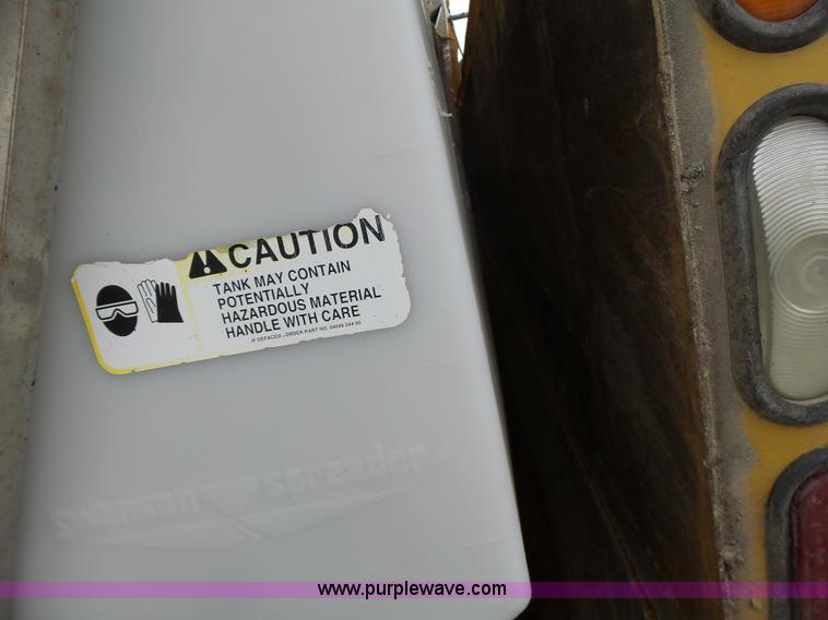 image for item L7206 2004 International 7400 dump truck