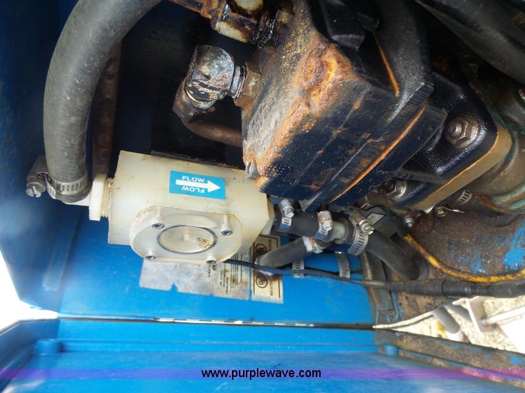 image for item L7206 2004 International 7400 dump truck