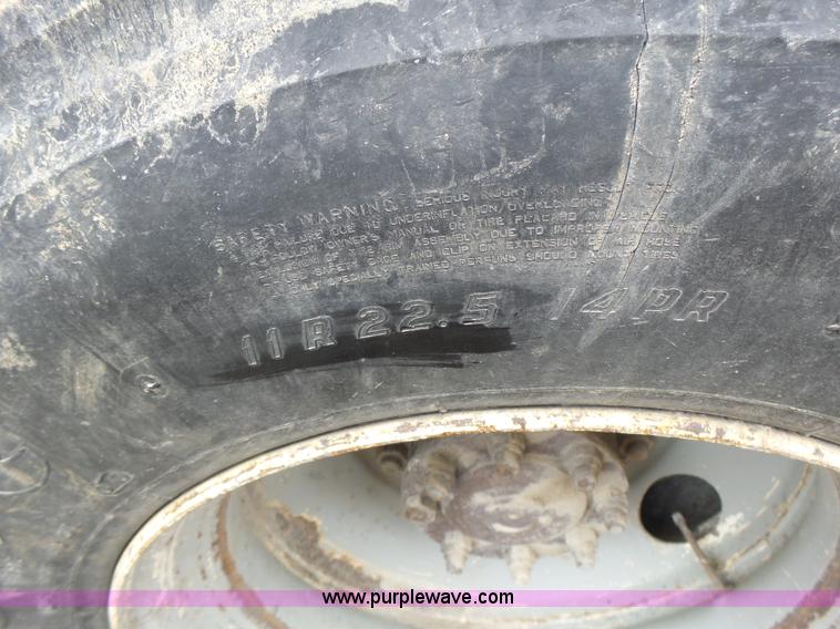 image for item L7206 2004 International 7400 dump truck