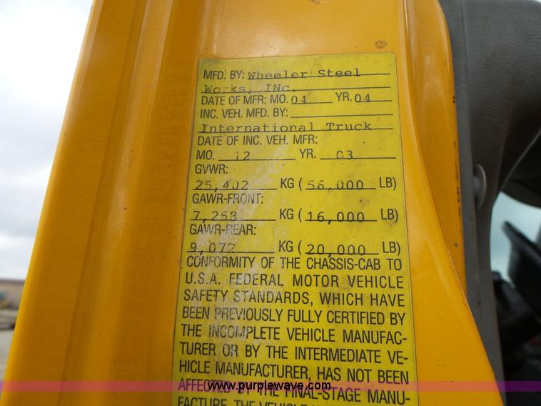 image for item L7206 2004 International 7400 dump truck