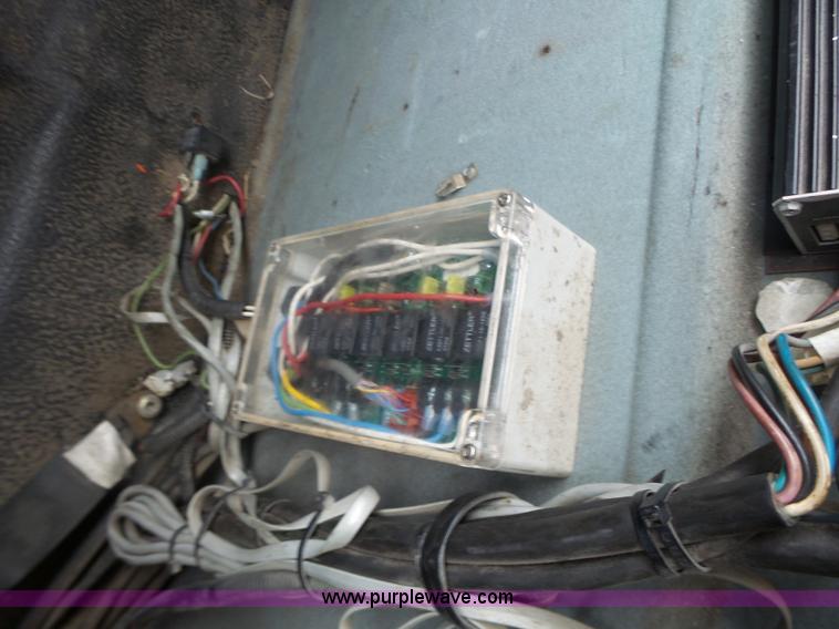 image for item L7206 2004 International 7400 dump truck