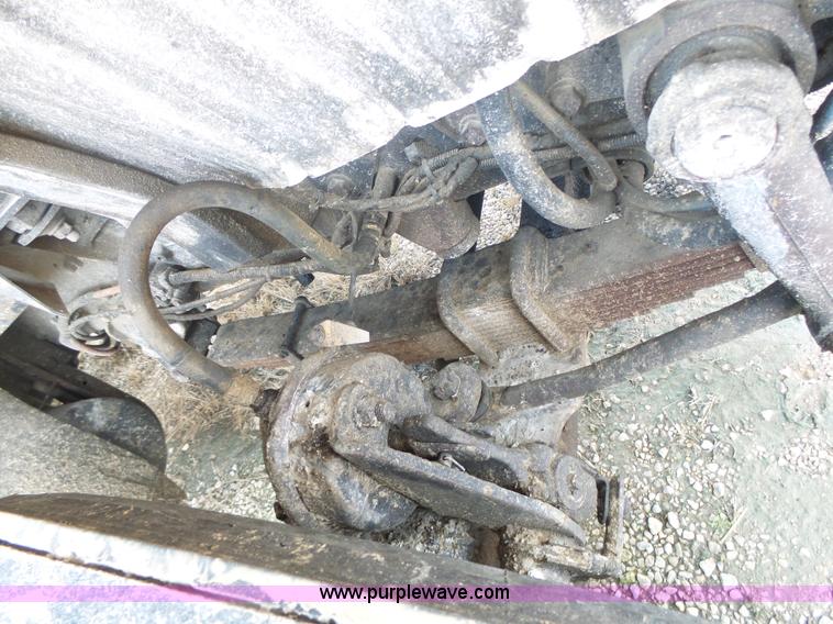 image for item L7206 2004 International 7400 dump truck