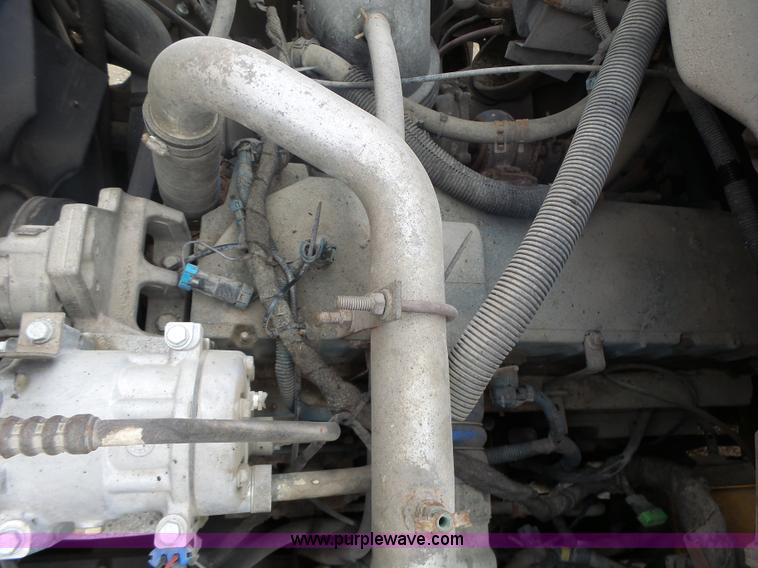 image for item L7206 2004 International 7400 dump truck