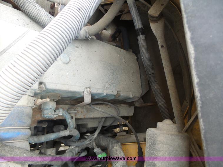 image for item L7206 2004 International 7400 dump truck