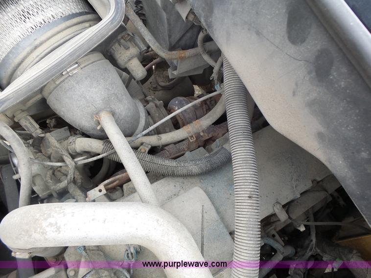 image for item L7206 2004 International 7400 dump truck