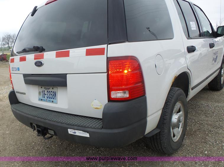 image for item L7208 2004 Ford Explorer XLS SUV