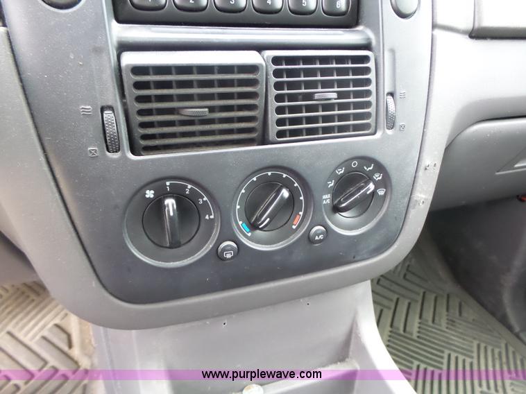 image for item L7208 2004 Ford Explorer XLS SUV