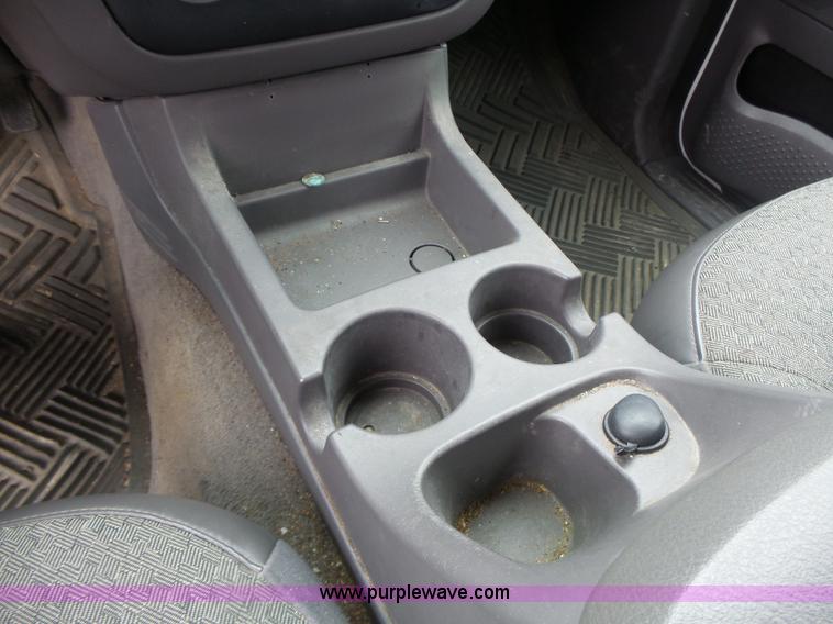 image for item L7208 2004 Ford Explorer XLS SUV