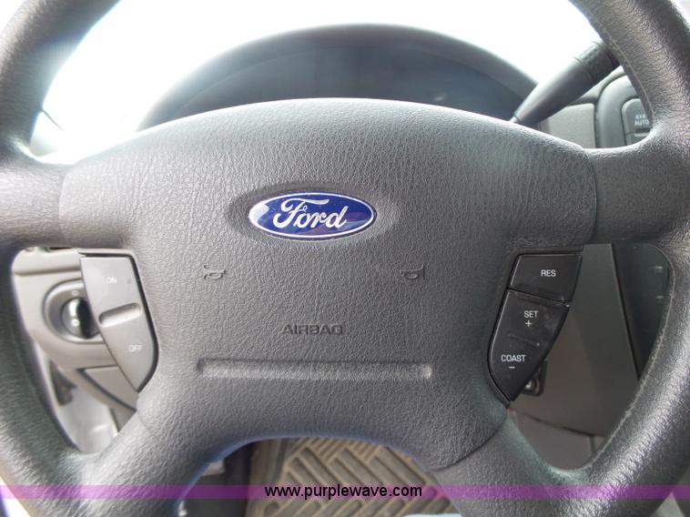 image for item L7208 2004 Ford Explorer XLS SUV
