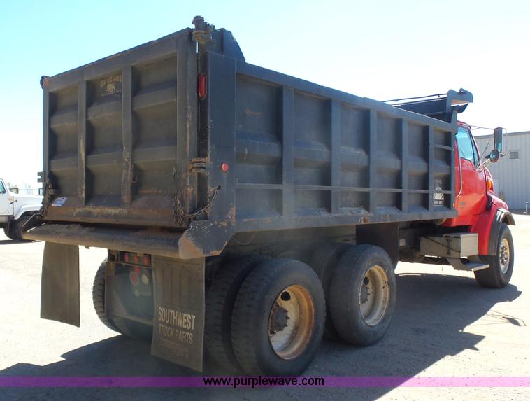 image for item L7377 2005 Sterling L9500 dump truck