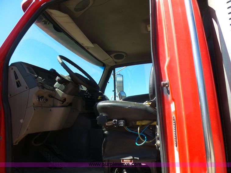 image for item L7377 2005 Sterling L9500 dump truck