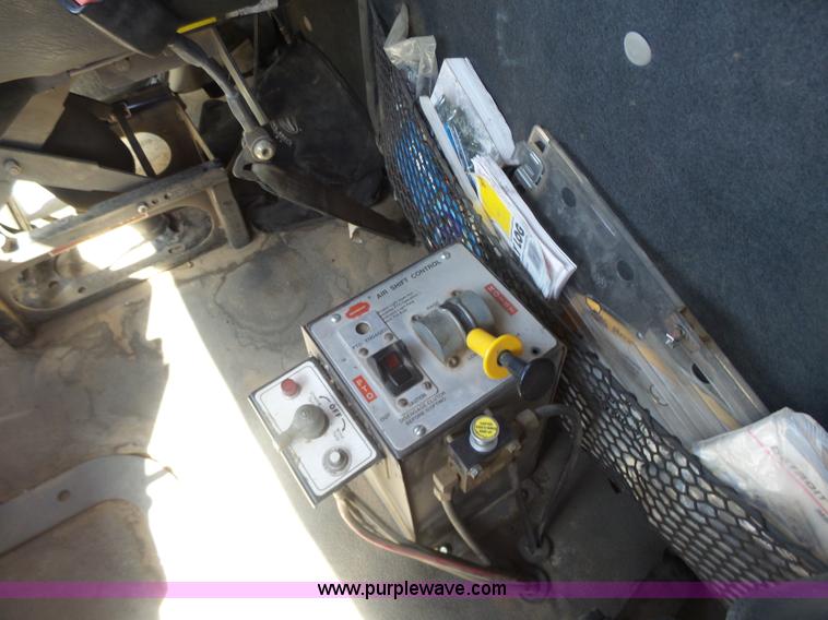 image for item L7377 2005 Sterling L9500 dump truck